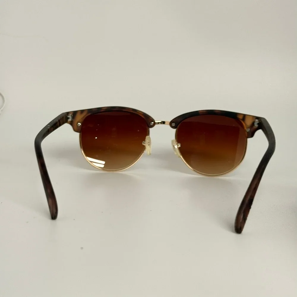 Steve Madden HSSML1201-A Tortoise Clubmaster Sunglasses Brown Gradient‎ Lens